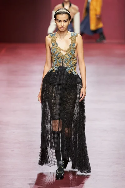 Look 60